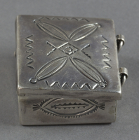 Navajo%20artist%2C%20%3Cb%3E%3Ci%3E%20Pillbox%3C%2Fi%3E%3C%2Fb%3E%2C%20ca.%201900%2C%20silver%2C%20The%20Elizabeth%20Cole%20Butler%20Collection%2C%20no%20known%20copyright%20restrictions%2C%202012.92.142